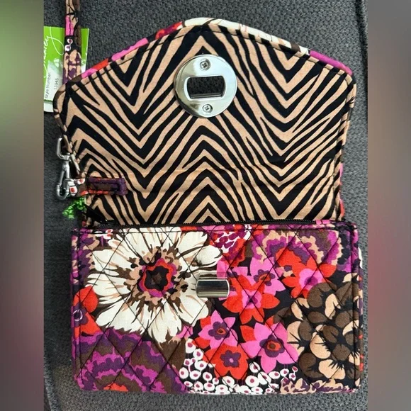 Vera Bradley Rosewood Wristlet Wallet Turnlock Fits iPhone 16 Pro New With Tags! - Picture 3 of 10